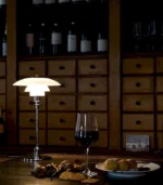 Victoria Dome - Világítás / Louis Poulsen PH 2/1 asztali lámpa